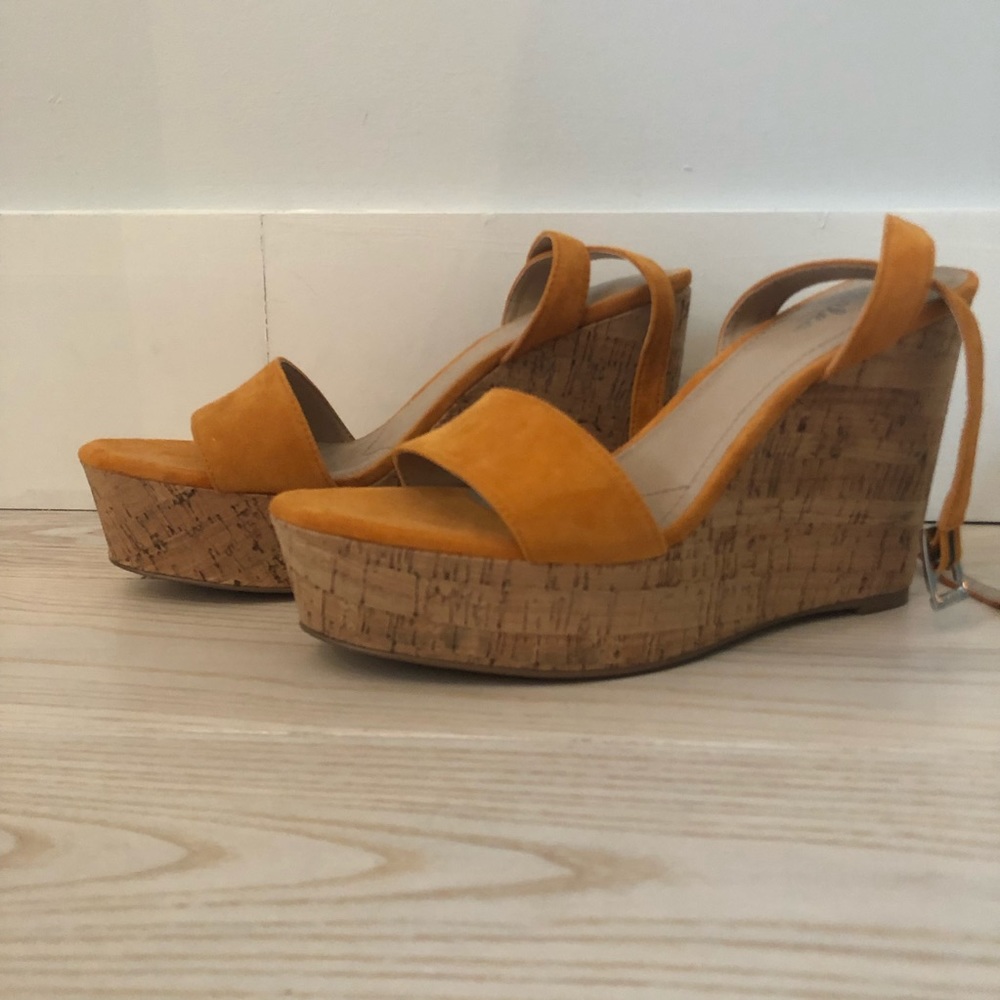 Charles David Lilla wedges, 7.5